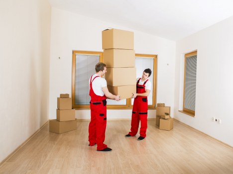 Careful packing and transport support for customers in Uxbridge